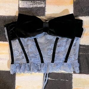 Brand: Windsor, Size: Xs, Colors: Baby blue and Black, Material: Linen.